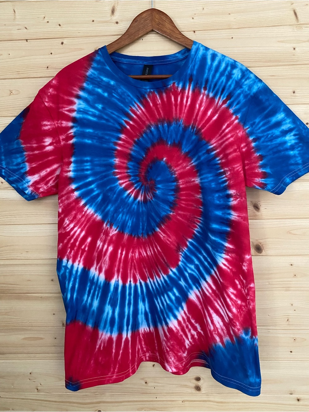 NEW GILDAN Softstyle Red White Blue Spiral Tie Dye T-Shirt Unisex LG Patriotic
